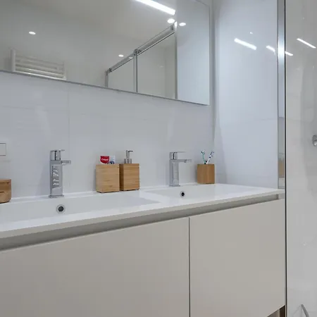 Castor - 0102 Apartment